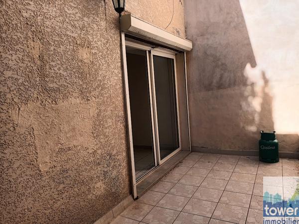 MAISON DEUX CHAMBRES COUR