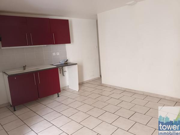 MAISON DEUX CHAMBRES COUR