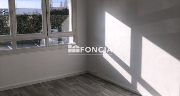 Location Appartement 2 pièces 42.36 m² - Les Mureaux 78130
