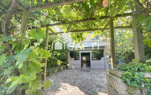 Murs commerciaux libres + deux appartements de trois pièces libres