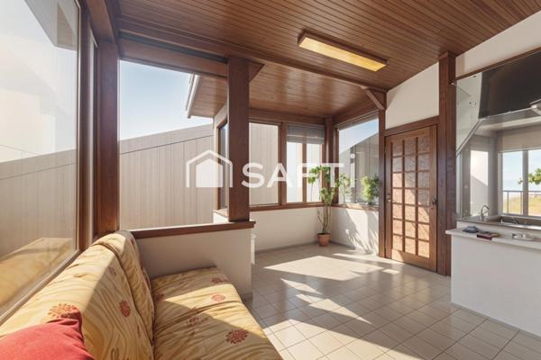 Murs commerciaux libres + deux appartements de trois pièces libres