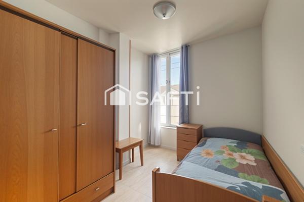 Murs commerciaux libres + deux appartements de trois pièces libres