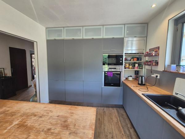 Maison Casta 6 pièce(s) 120 m2 jardin 5000 m²