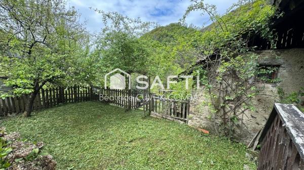 Maison de charme, 168 m2 avec de nombreuses dépendances : buanderie, atelier, cave , rangements.
