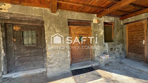 Maison de charme, 168 m2 avec de nombreuses dépendances : buanderie, atelier, cave , rangements.