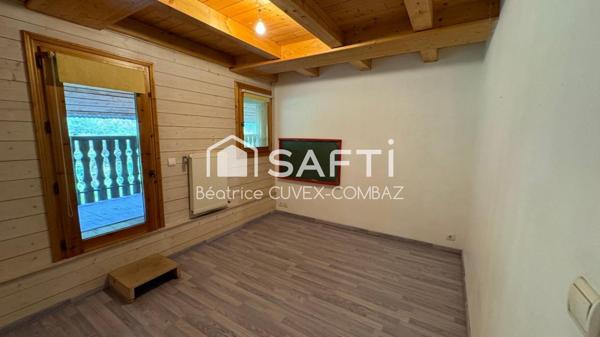 Maison de charme, 168 m2 avec de nombreuses dépendances : buanderie, atelier, cave , rangements.