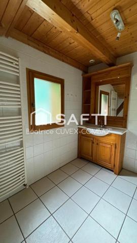 Maison de charme, 168 m2 avec de nombreuses dépendances : buanderie, atelier, cave , rangements.