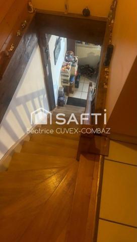 Maison de charme, 168 m2 avec de nombreuses dépendances : buanderie, atelier, cave , rangements.