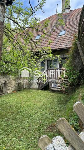 Maison de charme, 168 m2 avec de nombreuses dépendances : buanderie, atelier, cave , rangements.