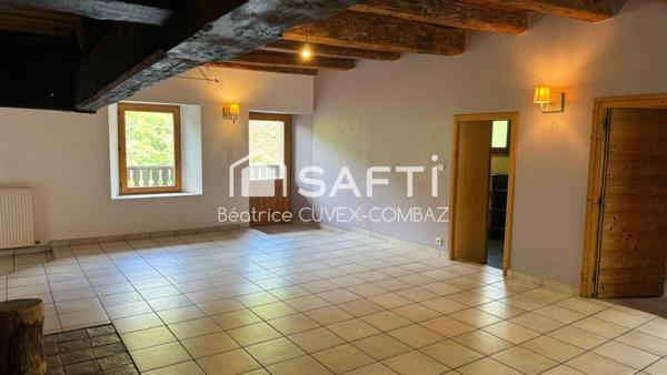 Maison de charme, 168 m2 avec de nombreuses dépendances : buanderie, atelier, cave , rangements.