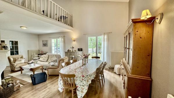 Maison à vendre 7 pièces MARTIGNAS SUR JALLE (33)