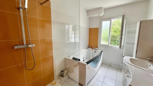 Maison à vendre 7 pièces MARTIGNAS SUR JALLE (33)