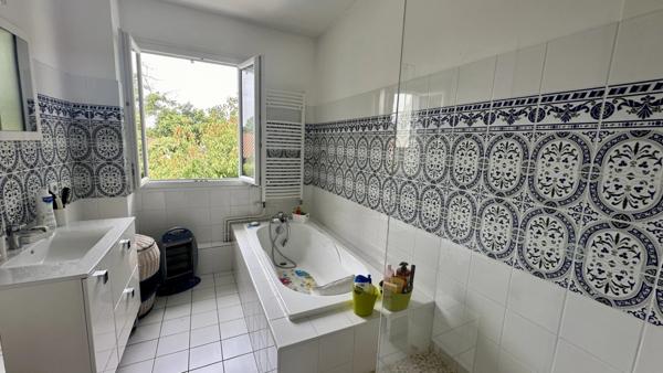 Maison à vendre 7 pièces MARTIGNAS SUR JALLE (33)