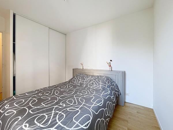 Superbe F4 lumineux avec balcon et 2 parkings – Résidence sécurisée