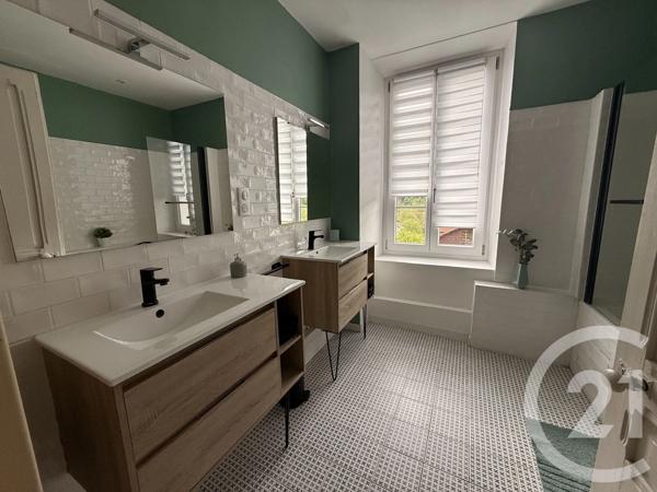 Maison à vendre  14 pièces - 280 m 2   LA CLUSE ET MIJOUX  - 25
