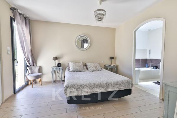 Maison de plain-pied avec piscine à 10 minutes de La Rochelle