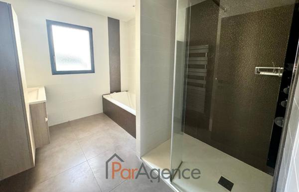 Maison 6 pièces de plain-pied sans vis à vis