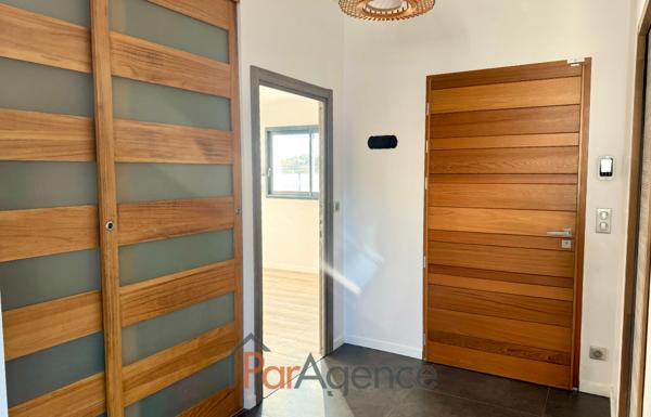 Maison 6 pièces de plain-pied sans vis à vis