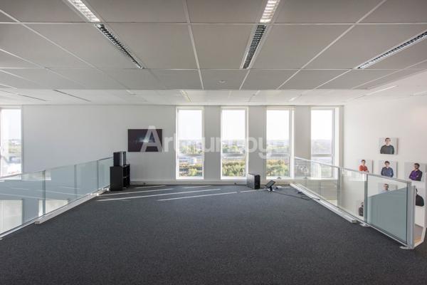 Bureaux à louer à Euralille - Plateaux lumineux avec parking et ascenseur PMR