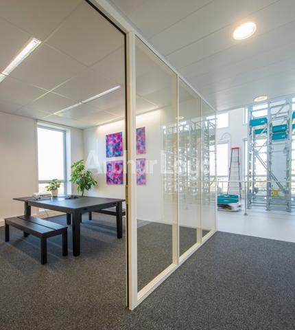 Bureaux à louer à Euralille - Plateaux lumineux avec parking et ascenseur PMR