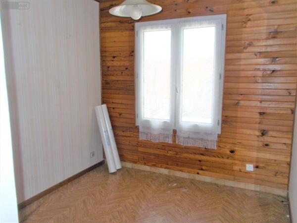 Maison de ville à vendre à Saint-Pierre-d'Oléron en Charente-Maritime (17310), ref : DD/JOM/25-25 Maison de ville à vendre à Saint-Pierre-d'Oléron en Charente-Maritime (17310), ref : DD/JOM/25-25