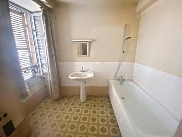 Maison à rénover Vitteaux de 160 m² avec jardin