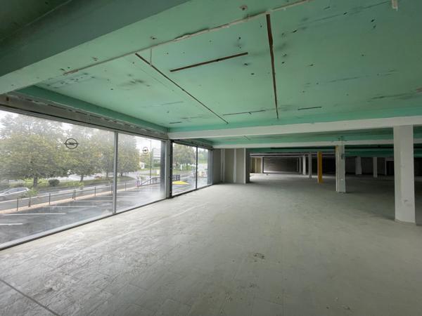 BUREAUX PLATEAU BRUT A AMÉNAGER - 1200 M2 - SAINT-QUENTIN :