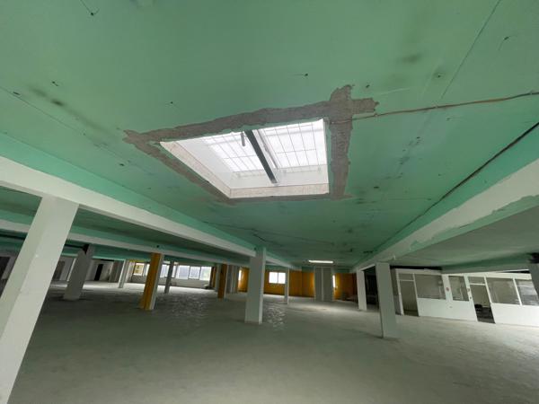 BUREAUX PLATEAU BRUT A AMÉNAGER - 1200 M2 - SAINT-QUENTIN :