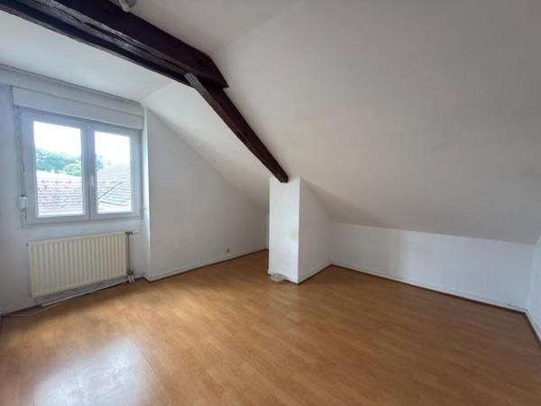 Appartement F3 à vendre  3 pièces - 62,60 m 2   SENS  - 89