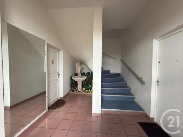 Appartement F3 à vendre  3 pièces - 62,60 m 2   SENS  - 89