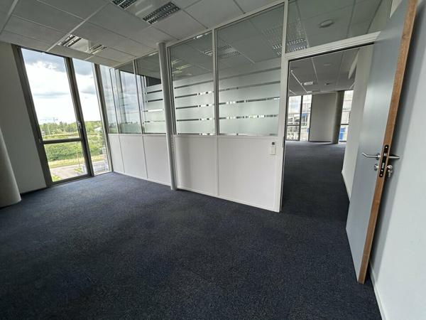 BUREAUX à LOUER de 371.5 m²