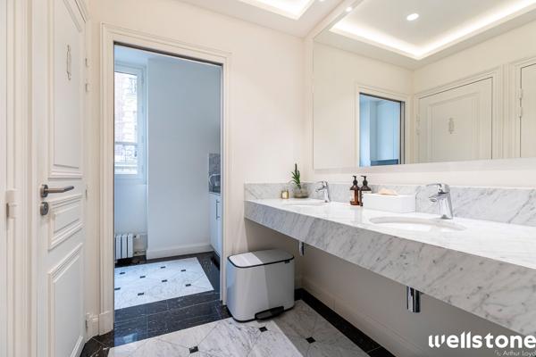 Bureaux à louer à PARIS 75008