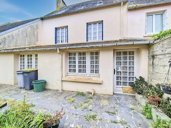 Immeuble de 8 pièces, 182 m² à Cast 29150