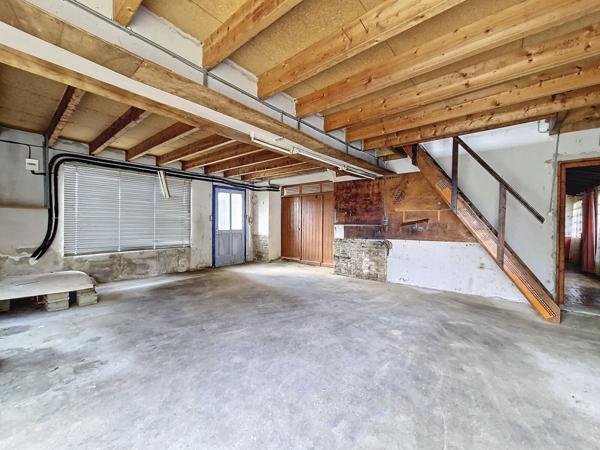 Immeuble de 8 pièces, 182 m² à Cast 29150