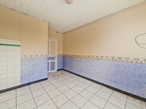 Immeuble de 8 pièces, 182 m² à Cast 29150