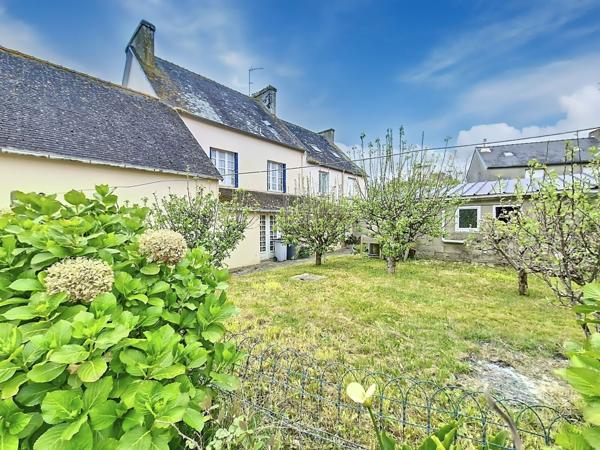 Immeuble de 8 pièces, 182 m² à Cast 29150