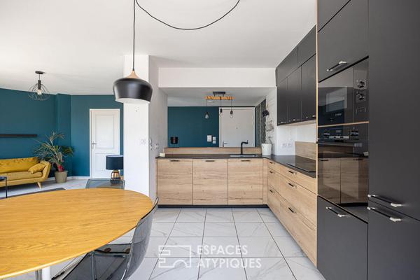 Appartement contemporain avec vue dégagée, balcon et stationnement