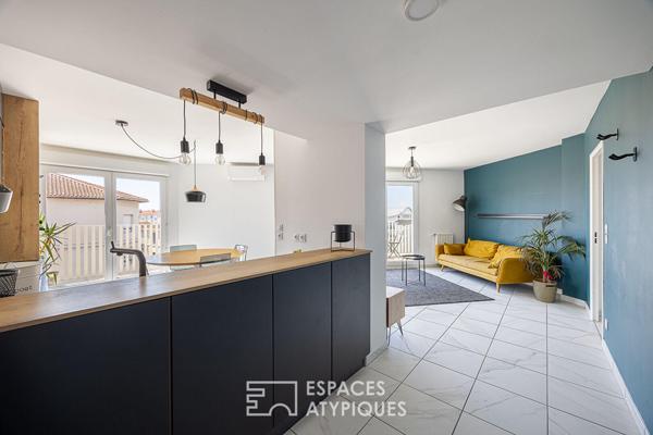 Appartement contemporain avec vue dégagée, balcon et stationnement
