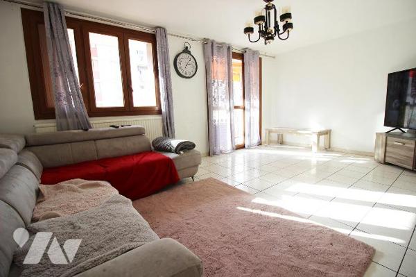 Appartement T4 de 80m2 (Carrez) avec son balcon de 10m2 au sein d'une copropriété agréable (13e)