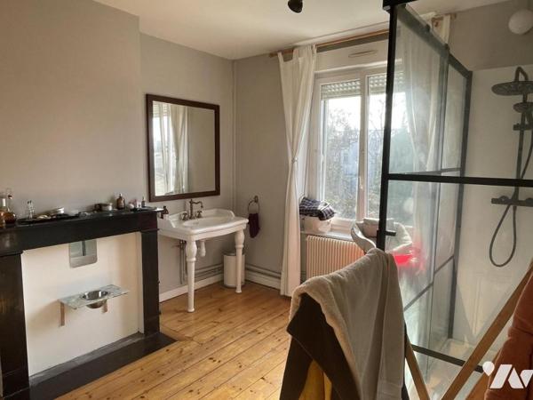 Lille secteur Vauban Maison 158 m² habitables (4 chambres, 2 salles d'eau) cave et jardin