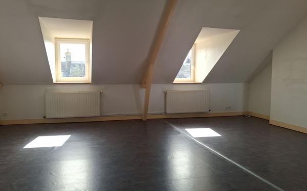 Appartement à louer    3 pièces •  Pont-l'Évêque