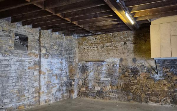 Appartement à vendre    1 pièce • 68 m2 Trévoux