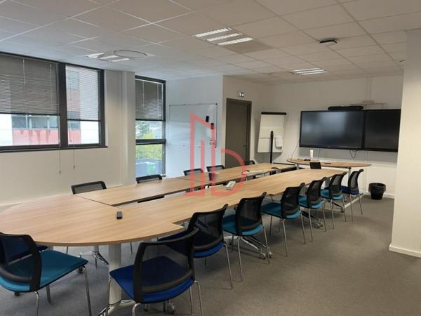 Bureau de 174 m² à louer à Bordeaux Sud-Ouest