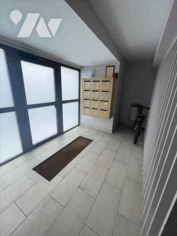 NOUVEAU  "Chez des Notaires à Mes Côtés", CAEN Rive Gauche.
Au 1er étage d'un immeuble avec as...