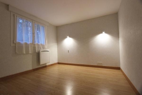 UNE MAISON DE TYPE T2 BIS AVEC JARDIN. -