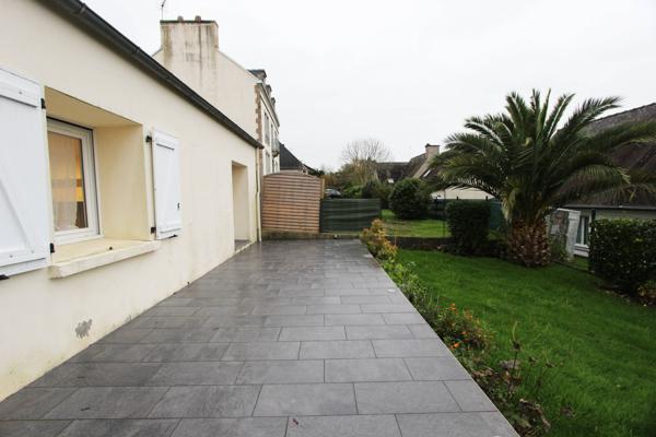 UNE MAISON DE TYPE T2 BIS AVEC JARDIN. -