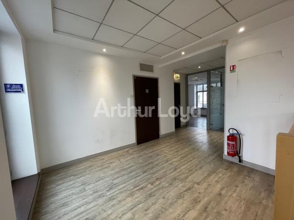 Bureaux à vendre à Maubeuge 250m2 réhabilités sur axe stratégique