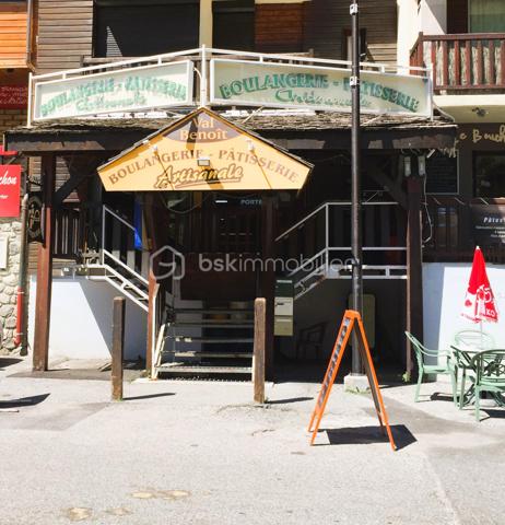 Local d activites de 25 m²