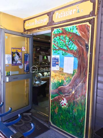 Local d activites de 25 m²