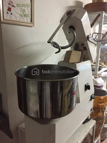 Local d activites de 25 m²